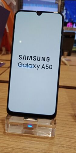Samsung Galaxy A50 screen.jpg