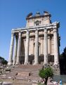 Rome-Forum romain-Temple d'Antonin et Faustine.jpg