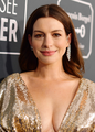 Anne Hathaway.png