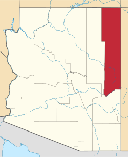 Map of the State of Arizona with Apache County highlighted in red