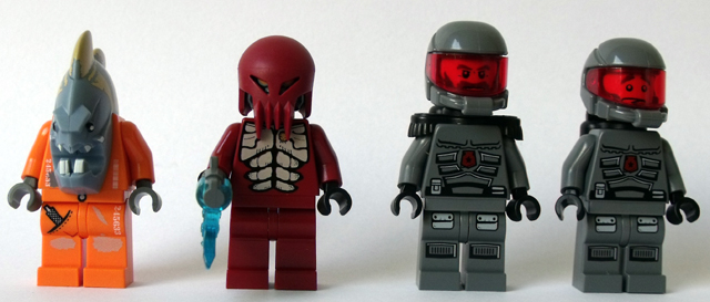 File:5985 Minifigures.jpg