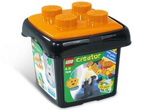 7836 Halloween Creator Bucket.jpg
