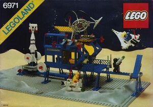 6971 Intergalactic Command Base.jpg