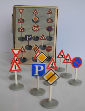 LEGO 489 TRAFFIC SIGNS 01.jpg