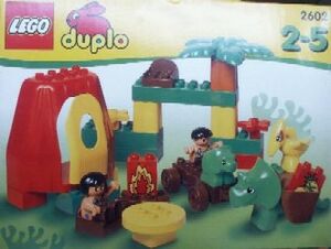 2602-Dinosaurs Family Home.jpg