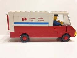 Lego Canada Post 105 DSC01446.jpg