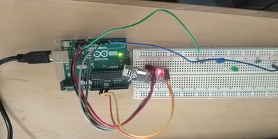 The nRf24l01 chip connect to arduino uno: