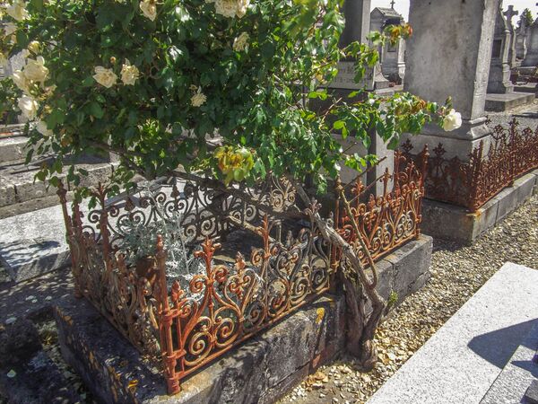 Cognac, cimetière du Breuil 3-2-w.jpg