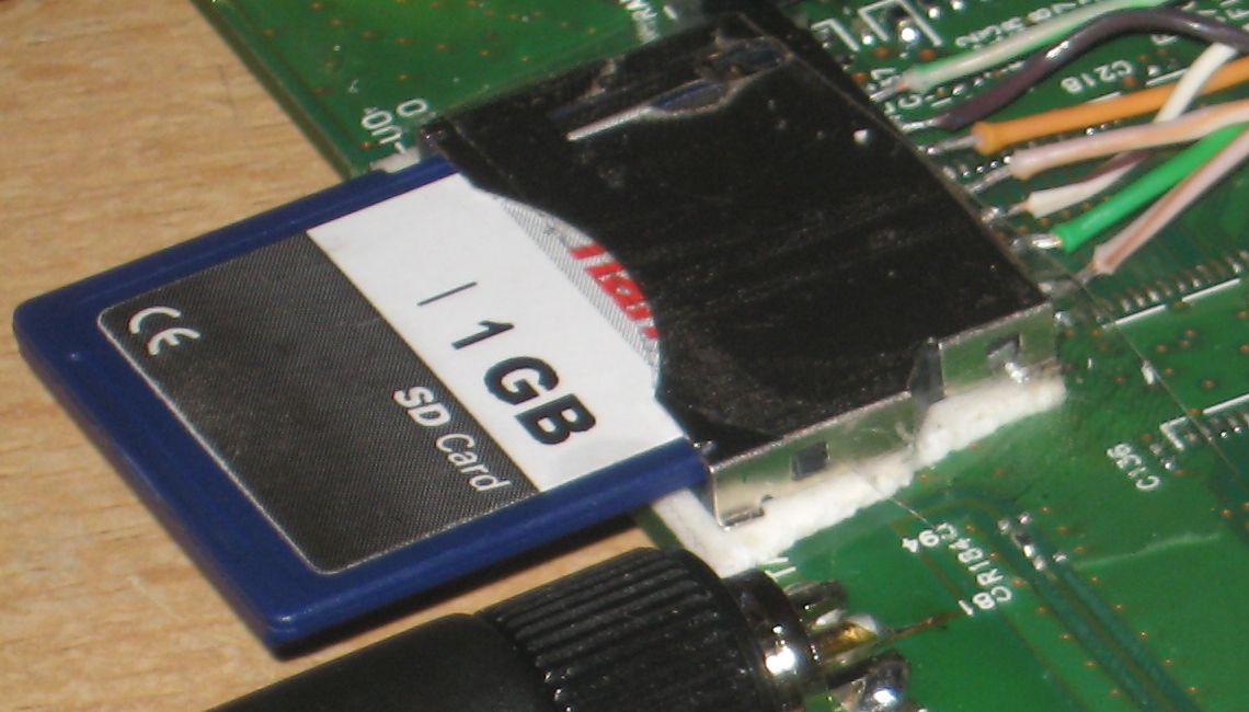 WHR-HP-G54, SDMMC - socket closeup.jpg