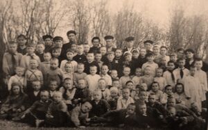 Воспитанники Свищёвского детского дома (1940-е годы)