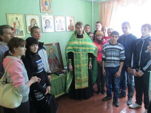 Священник Андрей Орехов преподаватели и воспитанники училища после богослужения
