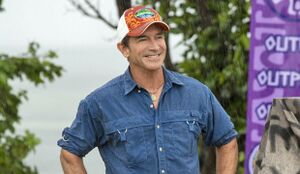 Survivor-jeff-probst-smiling.jpg