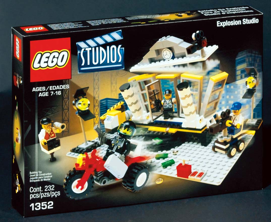 1352 Explosion Studio Brickipedia The Lego Wiki