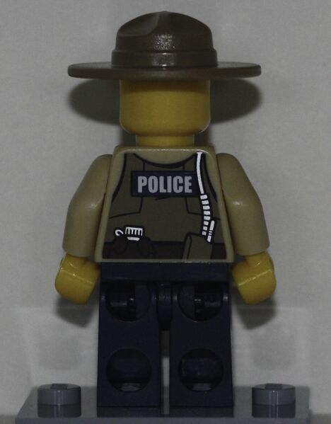 File:SwampPoliceGiftSet Back.jpg