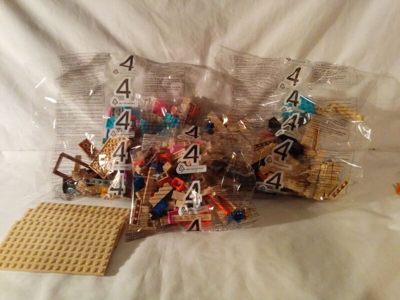 File:ToaMeiko 71006 Review bag4contents.jpg