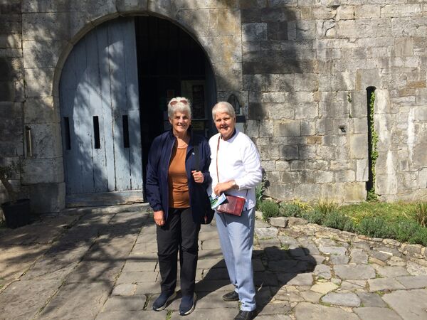 Sue Hansen et Dany en avril 2025 au Fort de Huy