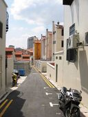 A formerly cruisy alley branching off from Ann Siang Road, before the mushrooming of gay saunas made street cruising less popular.
