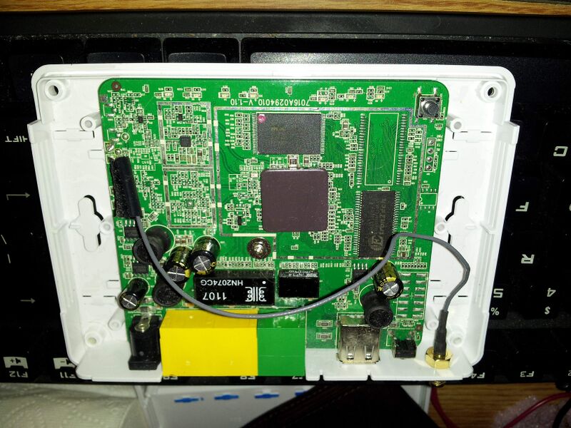 File:Esr6650pcb.jpg