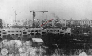 Оставшиеся дома по улице Ямской между строящимися домами № 5 и № 9 по улице Красной (нач. 1980-х)